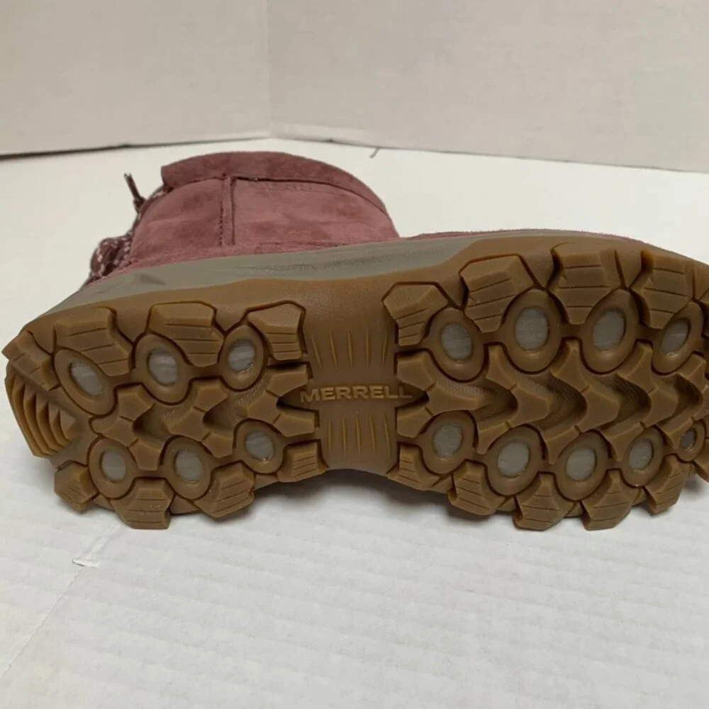 New without Box Merrill womens Size 8.M Pull on Suede Boots